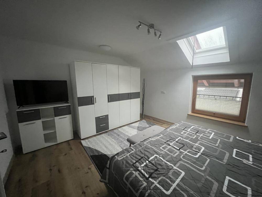 Zimmer-Schrank