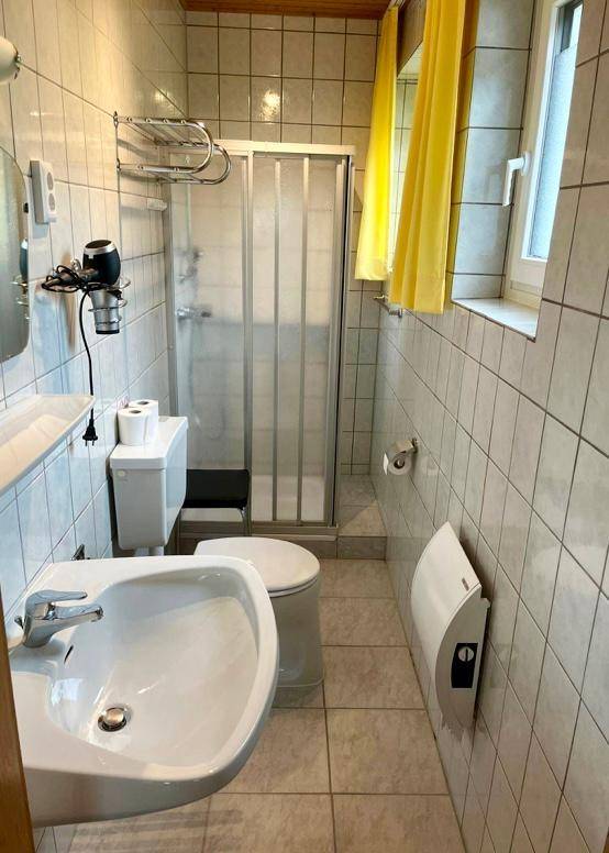 Sonnige 3 Zimmerwohnung mit Balkon in top Zentrumslage in Bad Kleinkirchheim - Prikaz 6