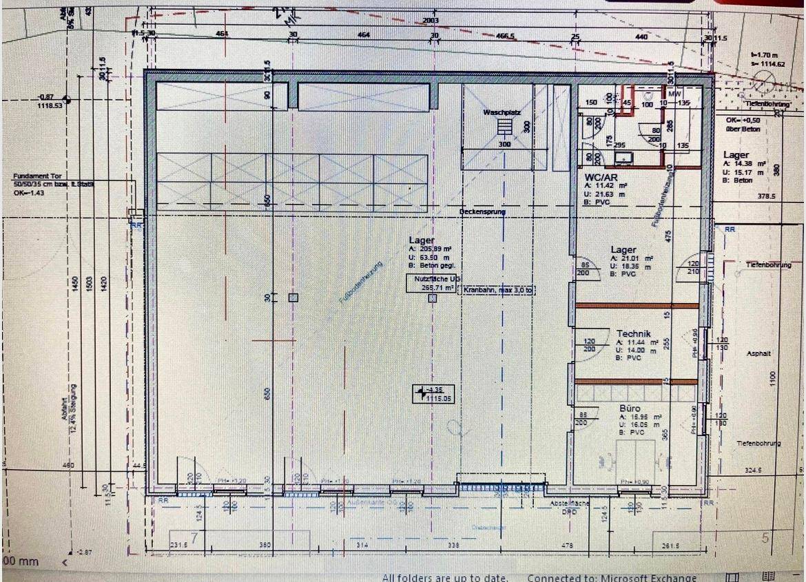 Grundrissplan eines Untergeschosses mit großen Lagerflächen, Technikraum, Büro und Waschplatz.