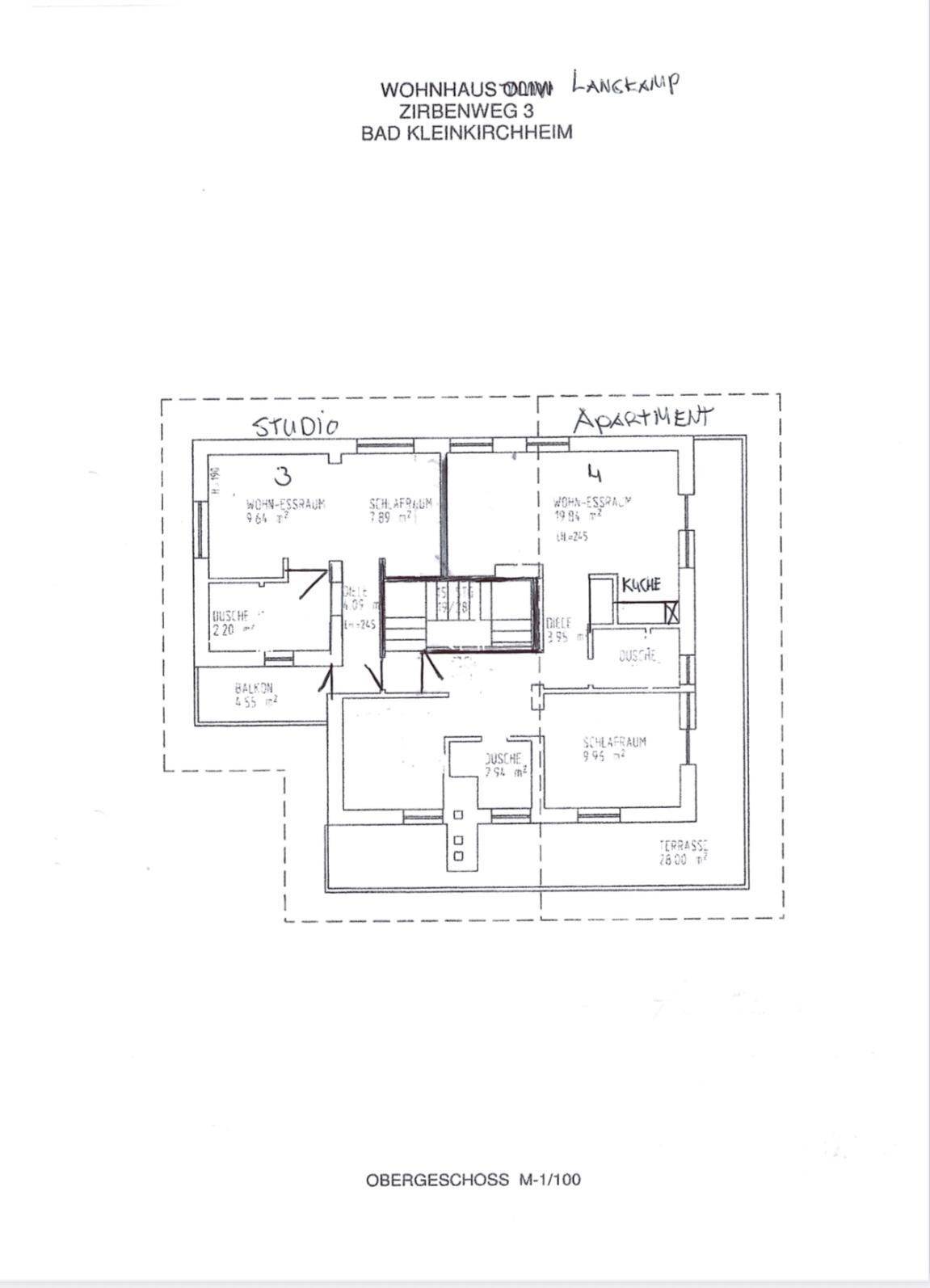 Grundriss des Obergeschosses mit Studio 3, Apartment 4, Balkon und Terrasse.