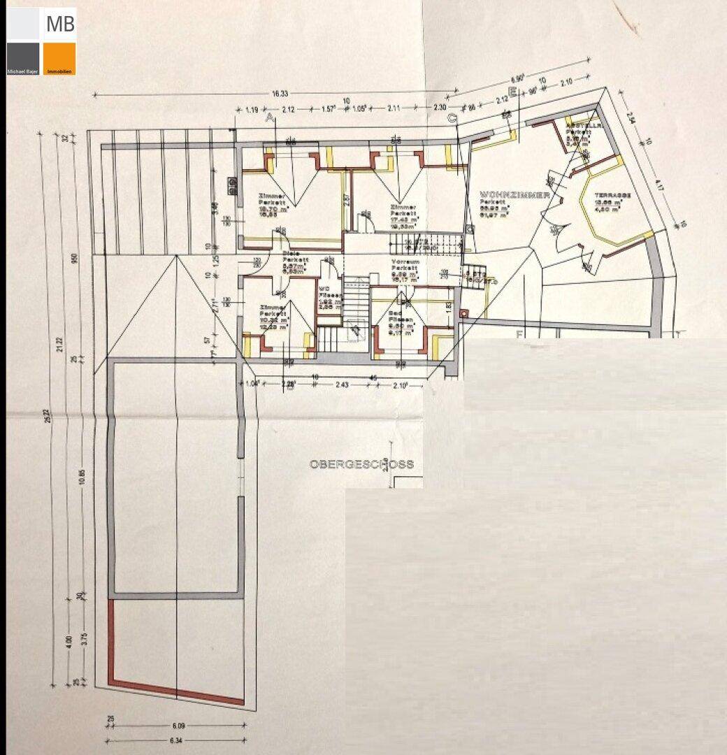 Grundriss des Obergeschosses mit Wohnzimmer, Zimmern und Terrasse.