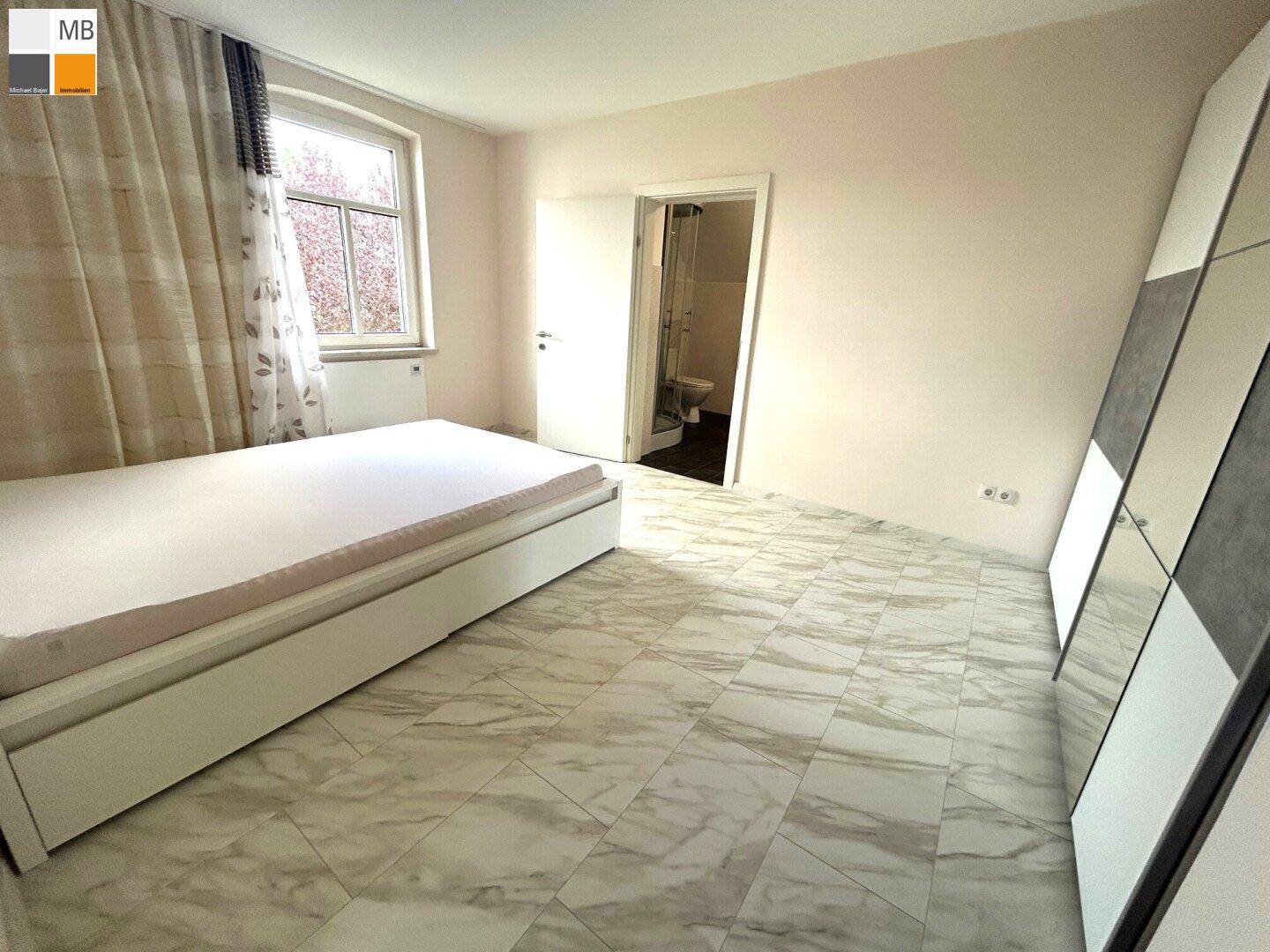 Schlafzimmer DG