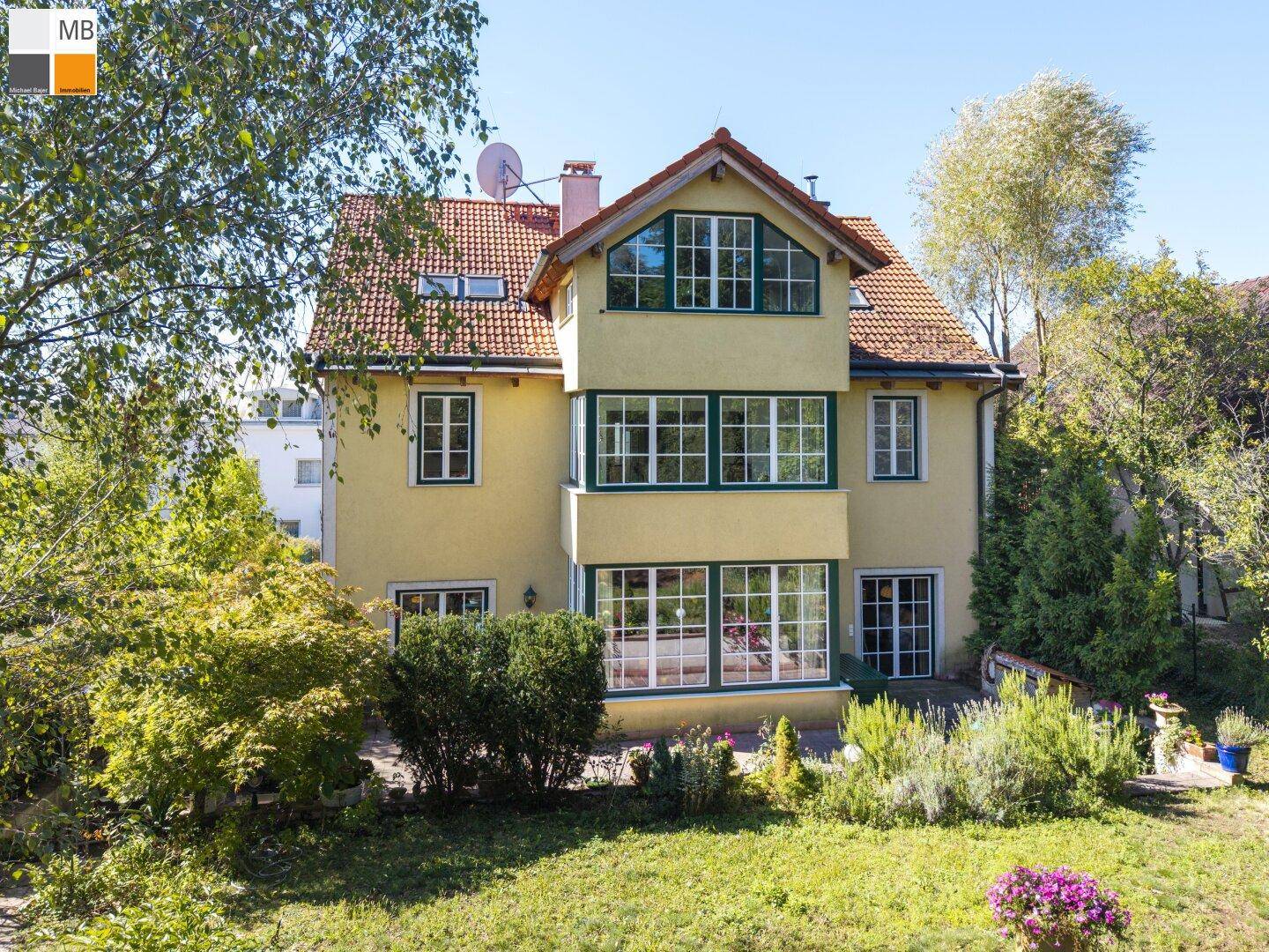 Blick vom Garten aufs Haus