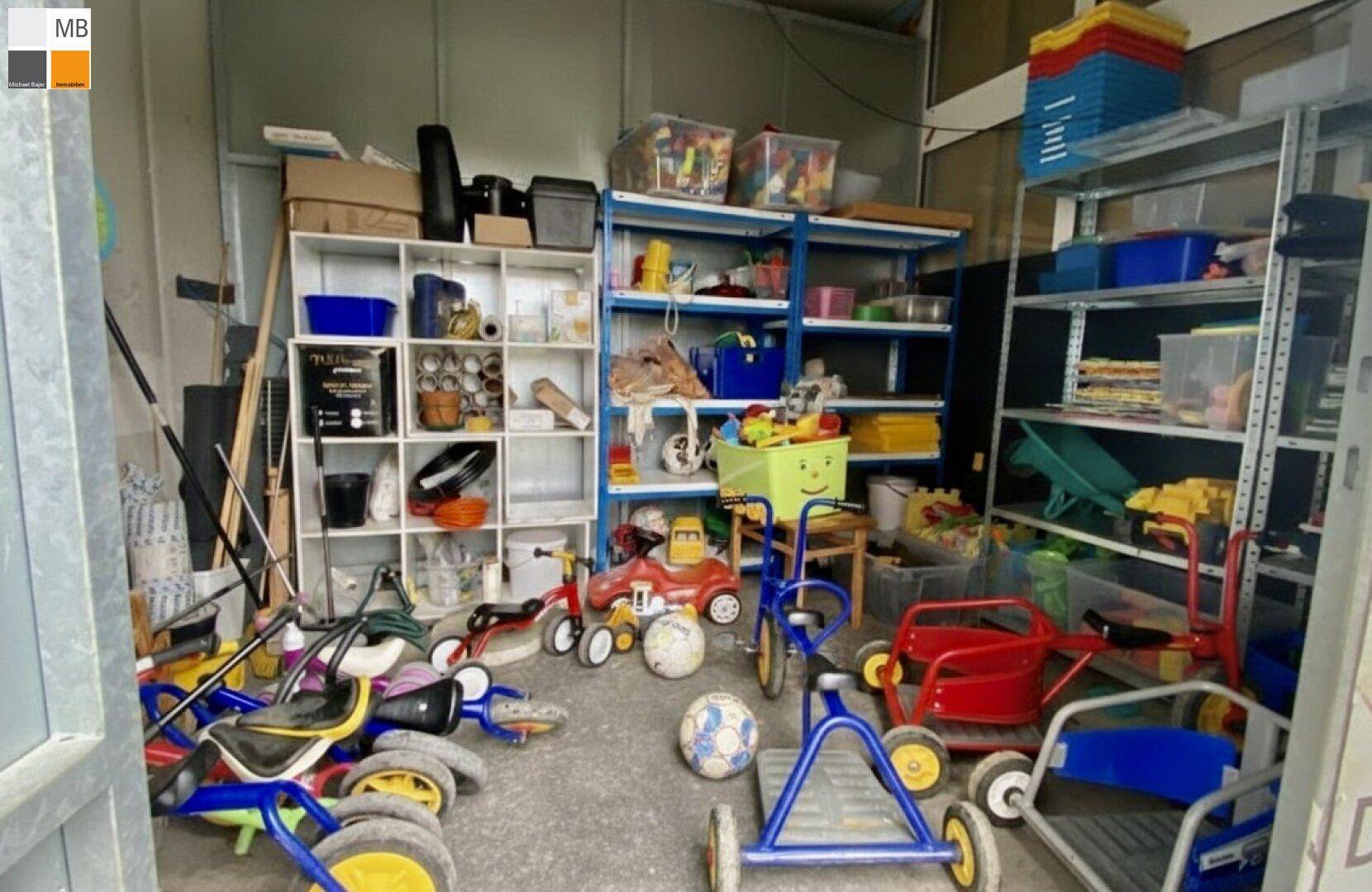Abstellraum Garten für Roller und Spielgeräte