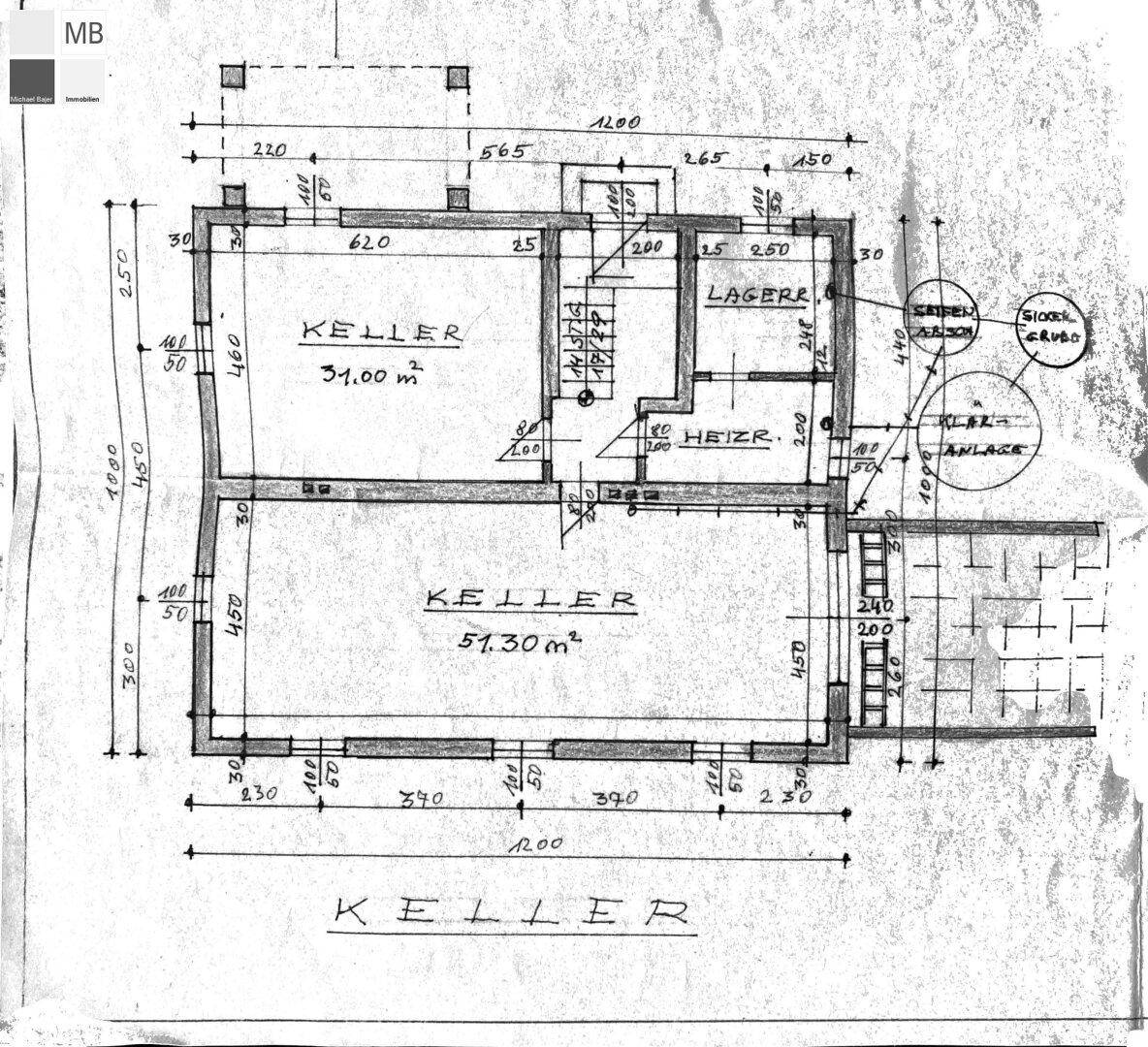 Grundriss des Kellers mit großen Kellerbereichen, Lager und Heizungsanlage.