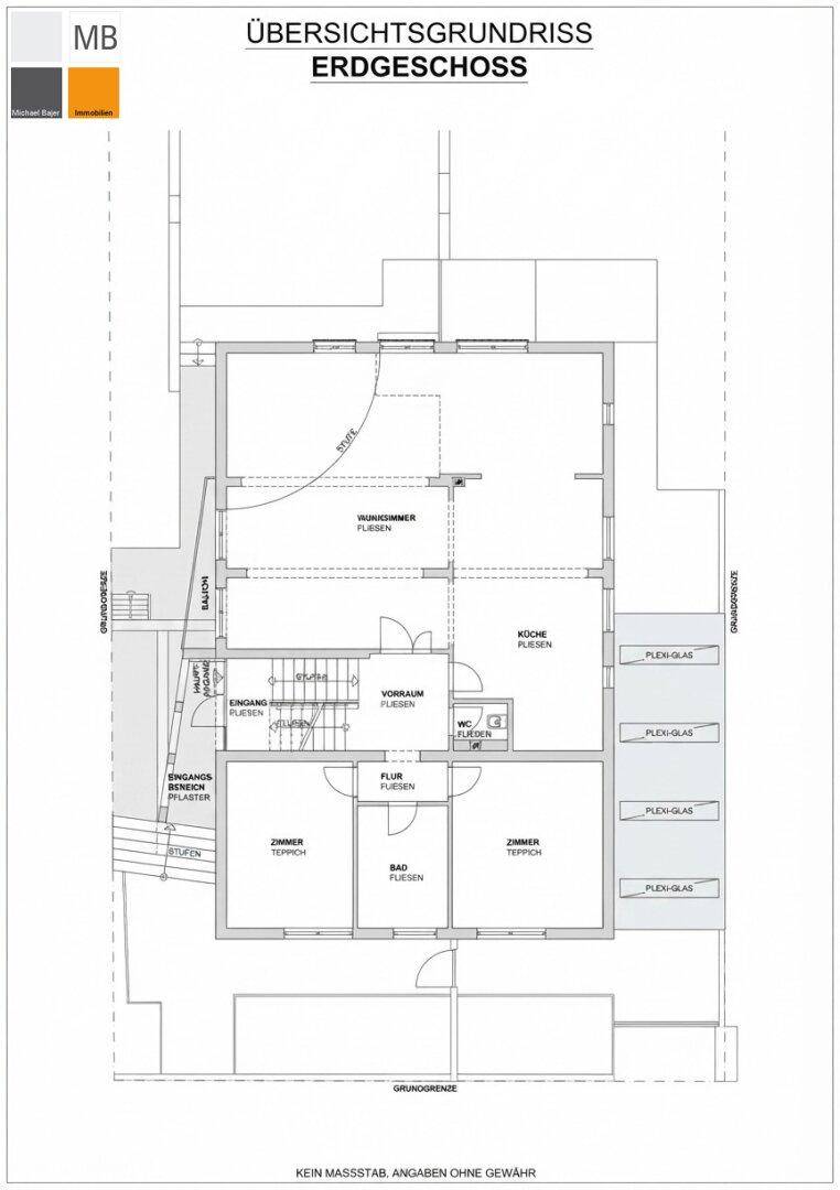 Grundriss des Erdgeschosses mit Wohnzimmer, Küche, Zimmern und WC.