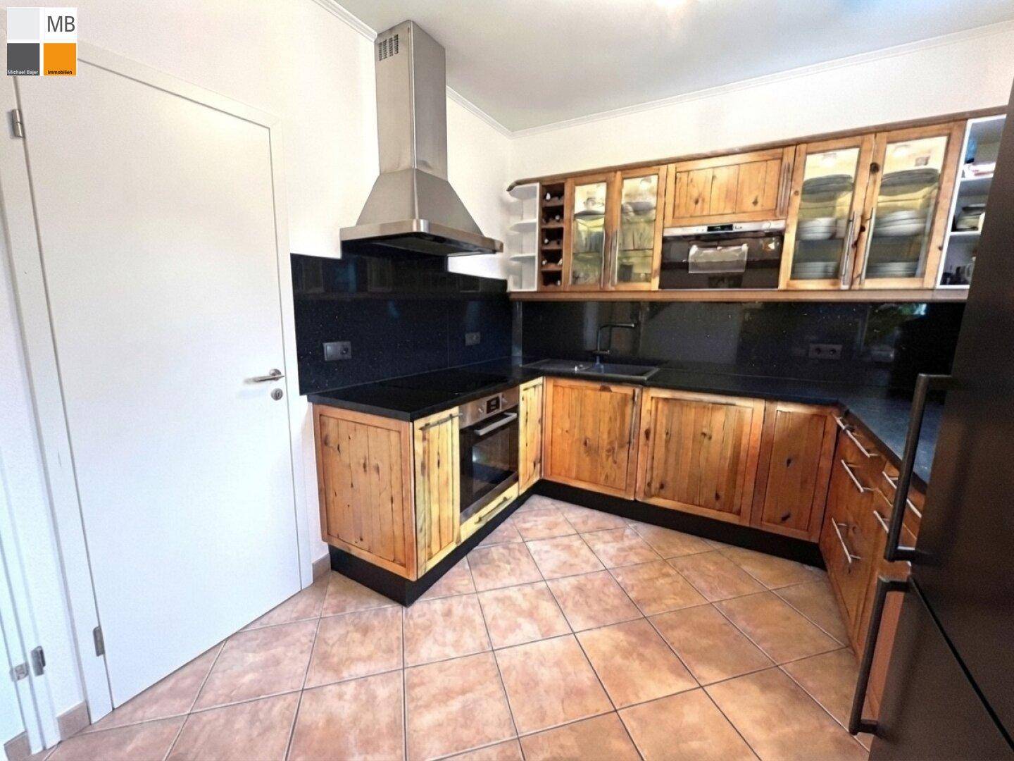 Küche und Speisekammer
