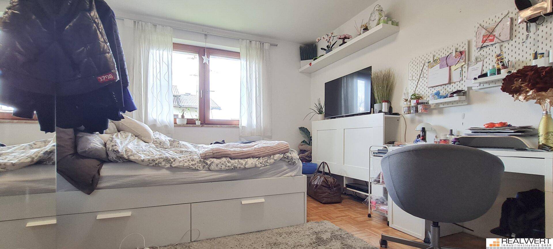 Schlafzimmer 2 OG