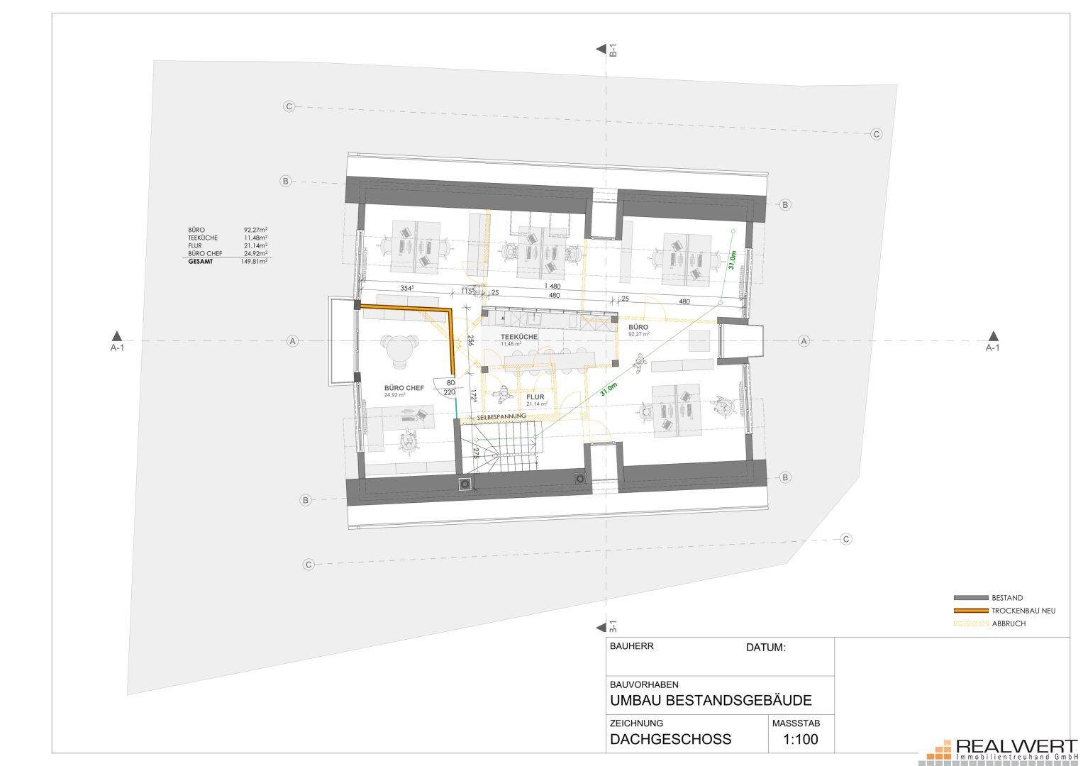 Grundriss des Dachgeschosses mit Büros, Teeküche und offenem Flurbereich.