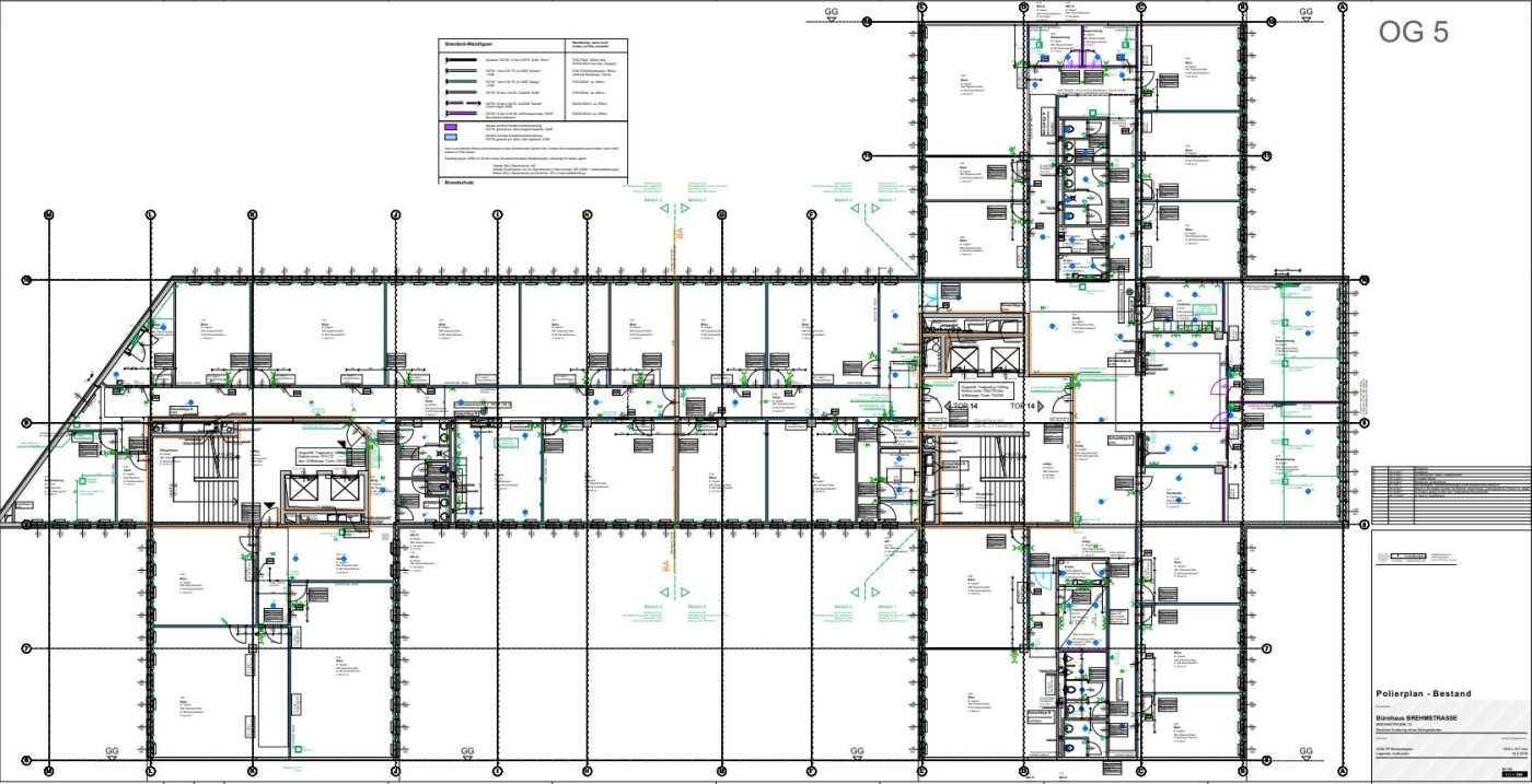 Detaillierter Grundrissplan eines Obergeschosses mit verschiedenen Büroeinheiten und technischen Details.