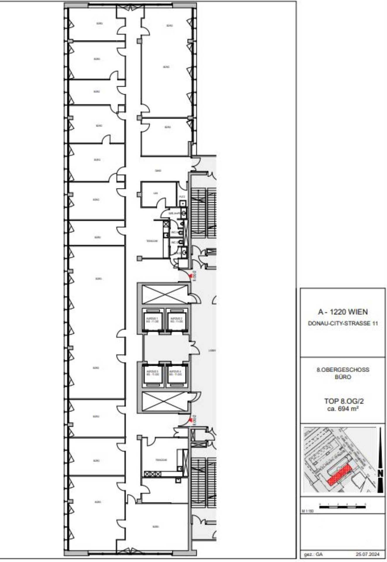 Grundriss des 8. Obergeschosses eines Bürogebäudes mit klarer Raumaufteilung und Aufzügen.