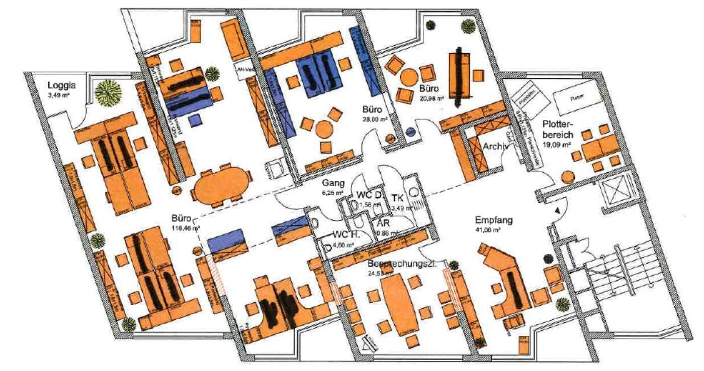 Detaillierter Grundriss mit mehreren Büroräumen, einem Empfangsbereich und einer integrierten Loggia.