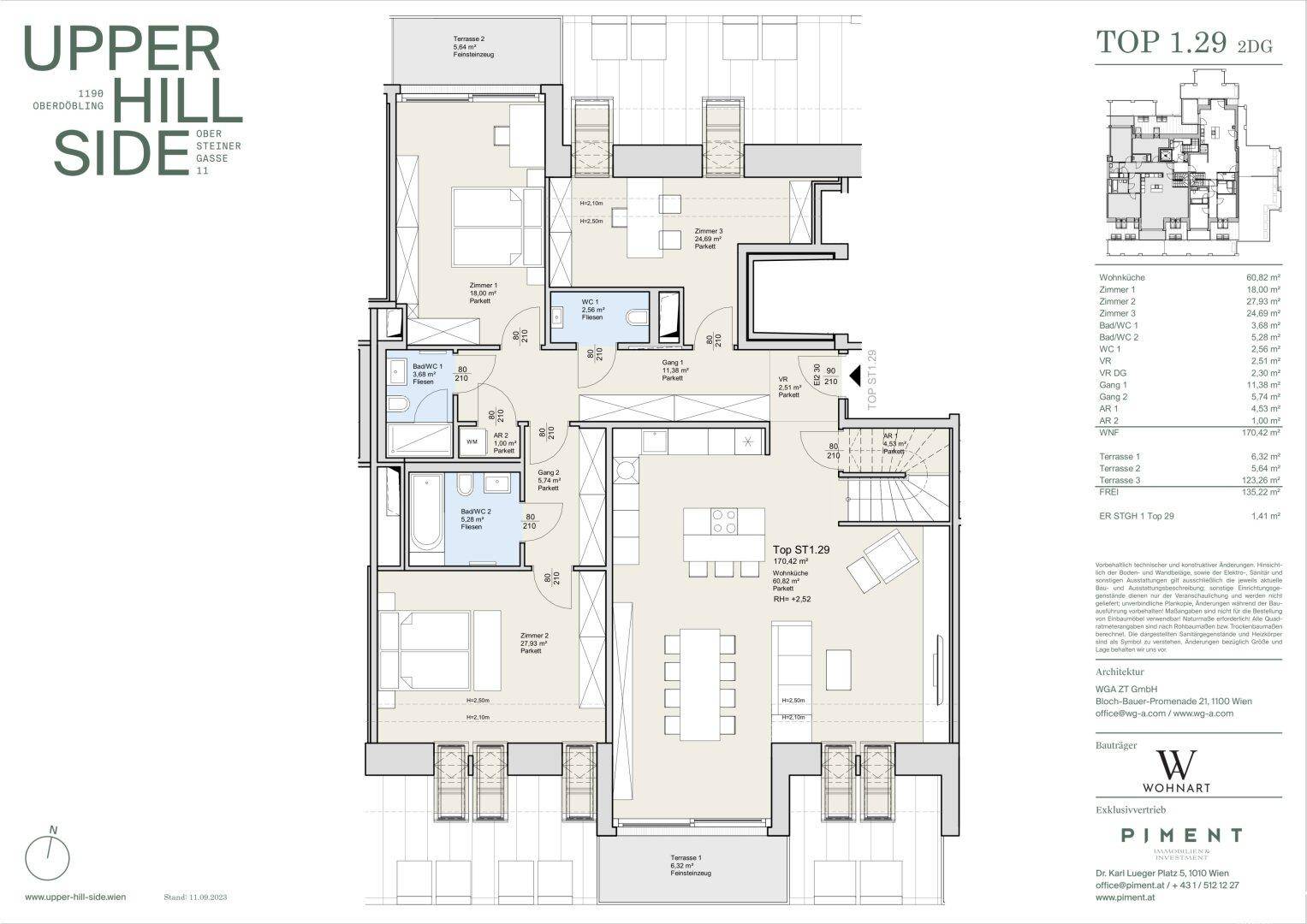 Grundriss der oberen Etage mit mehreren Zimmern, Bädern und Terrassenzugang.