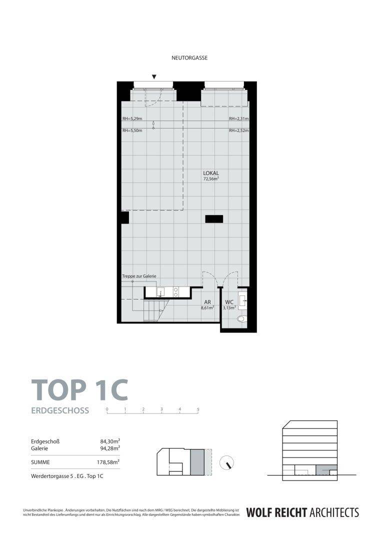 Grundriss des Erdgeschosses mit großem Ladenlokal, Abstellraum und separatem WC. Eine Treppe führt zur Galerie.