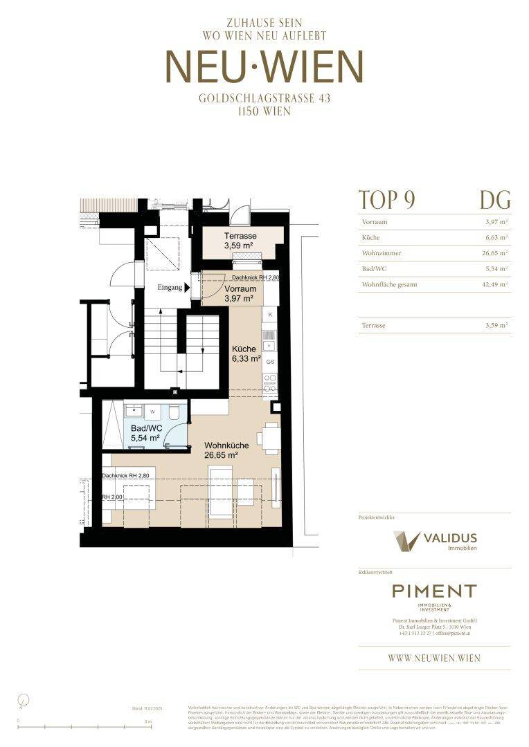 Grundriss der Dachgeschosswohnung TOP 9 mit offener Wohnküche, Bad/WC und einer Terrasse.