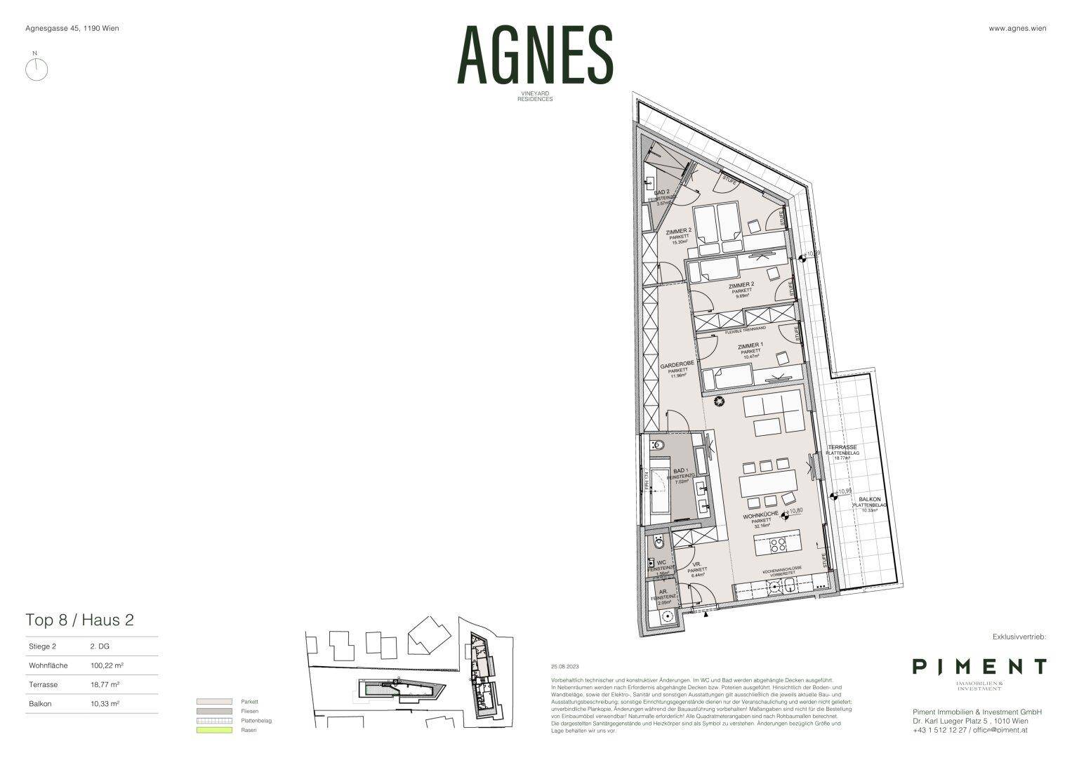 Detaillierter Grundriss einer Wohnung mit mehreren Zimmern, Balkon und Terrasse.