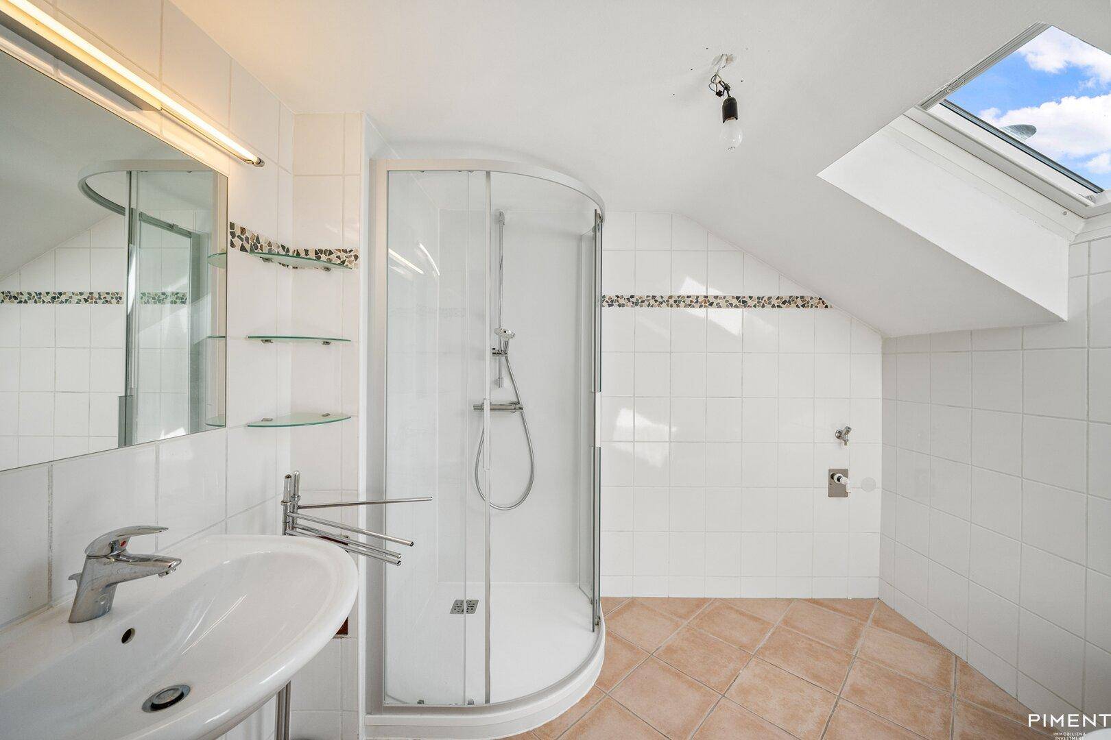 HAUS IN HIETZINGS BESTLAGE MIT TRAUMHAFTEM GARTEN! - Više