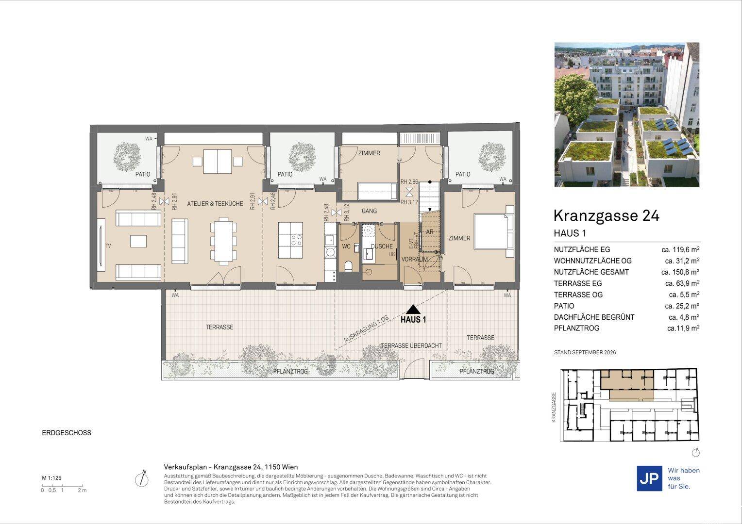 Grundriss des Erdgeschosses von Haus 1 mit Wohnbereich, Atelier und mehreren Terrassen.