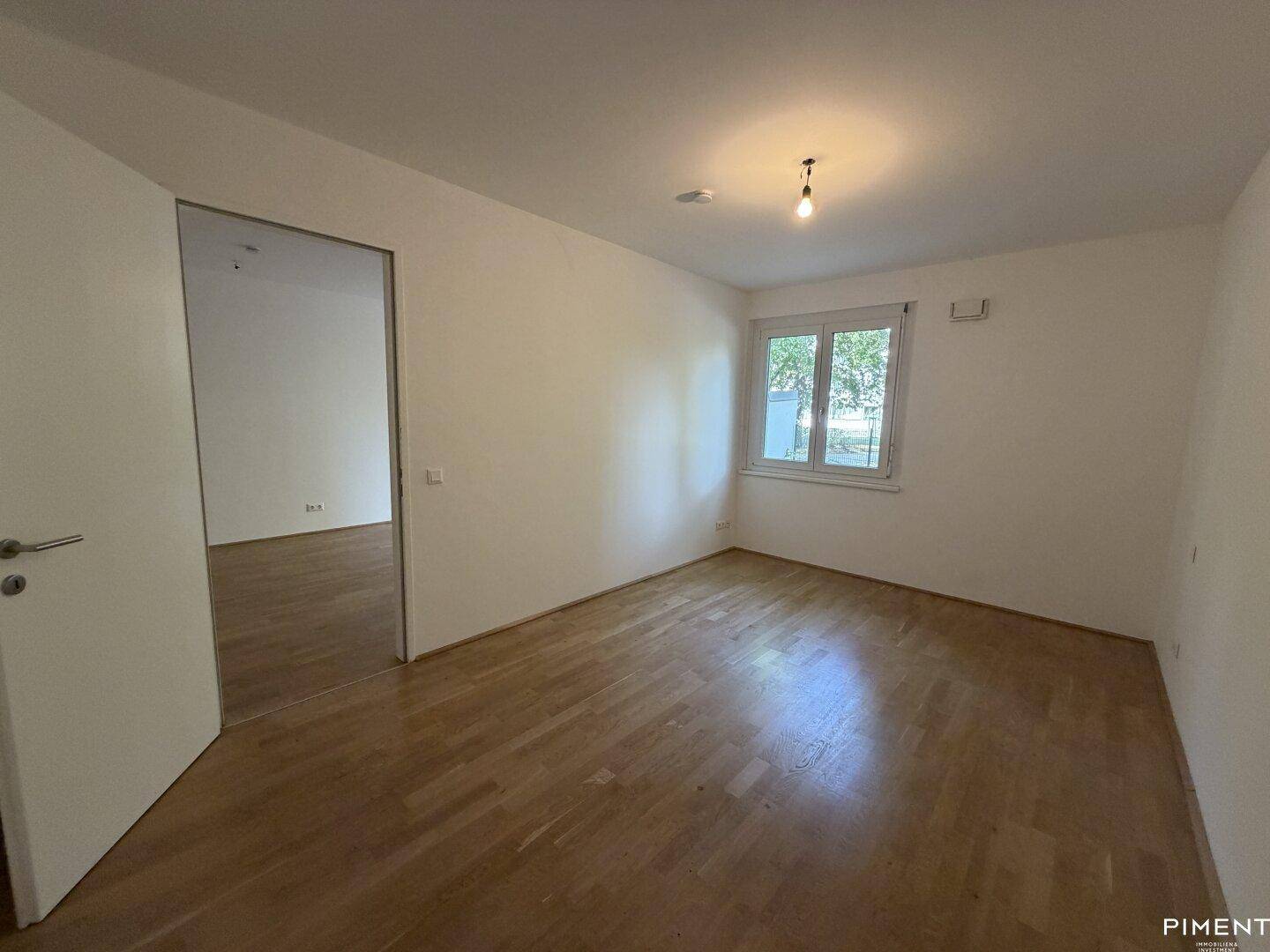 SONNIGE 2-ZIMMER GARTEN-WOHNUNG!