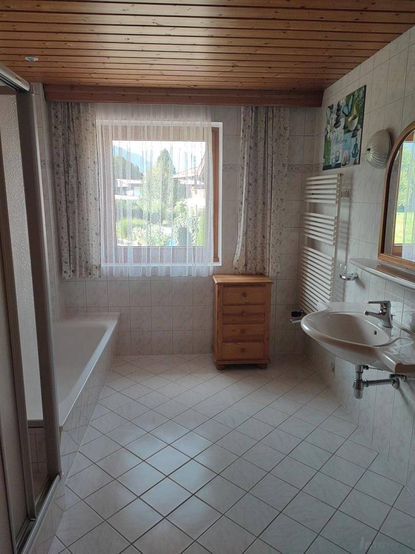 Badezimmer Ansicht 2