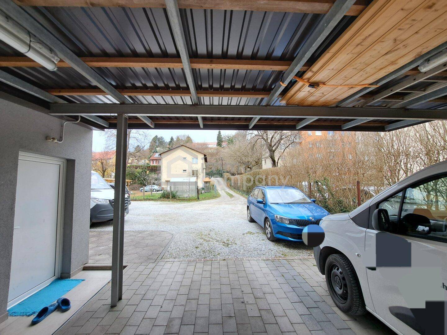 2 Besucher Parkplätze