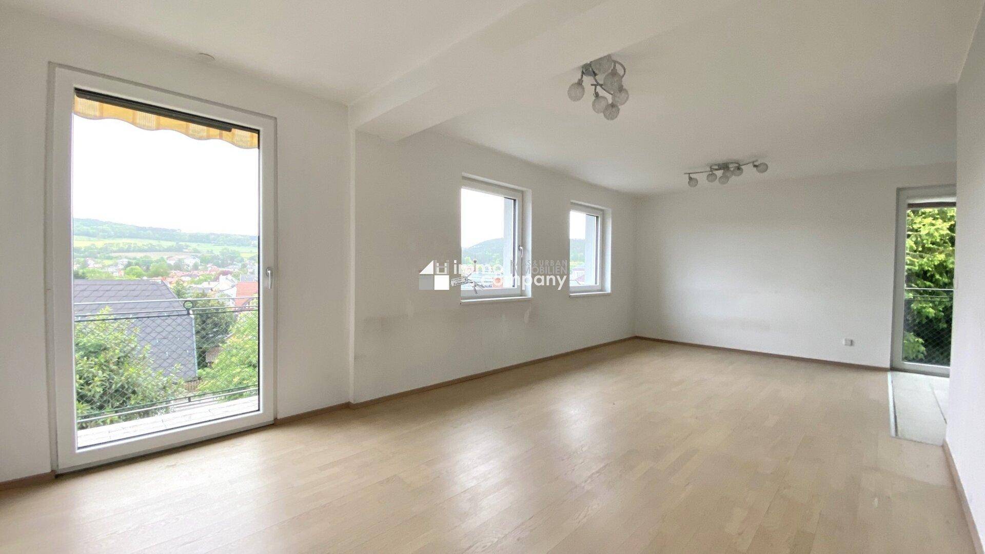 Wohnzimmer offen zur Küche
