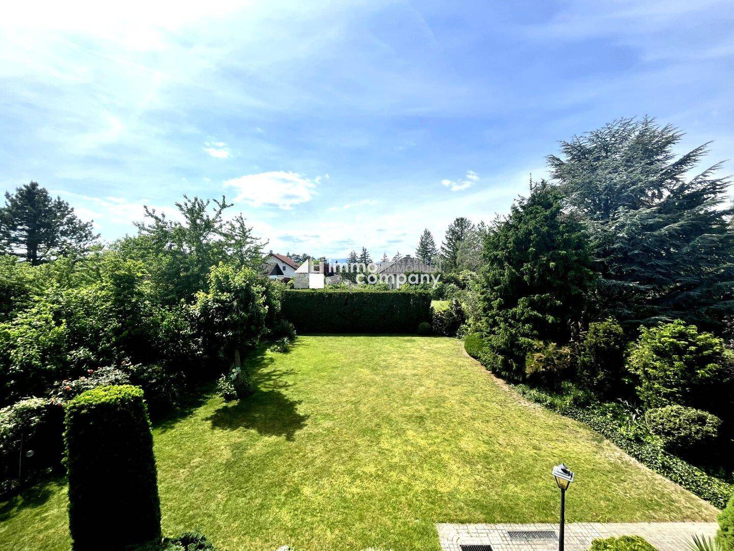 Blick vom Balkon im Obergeschoß