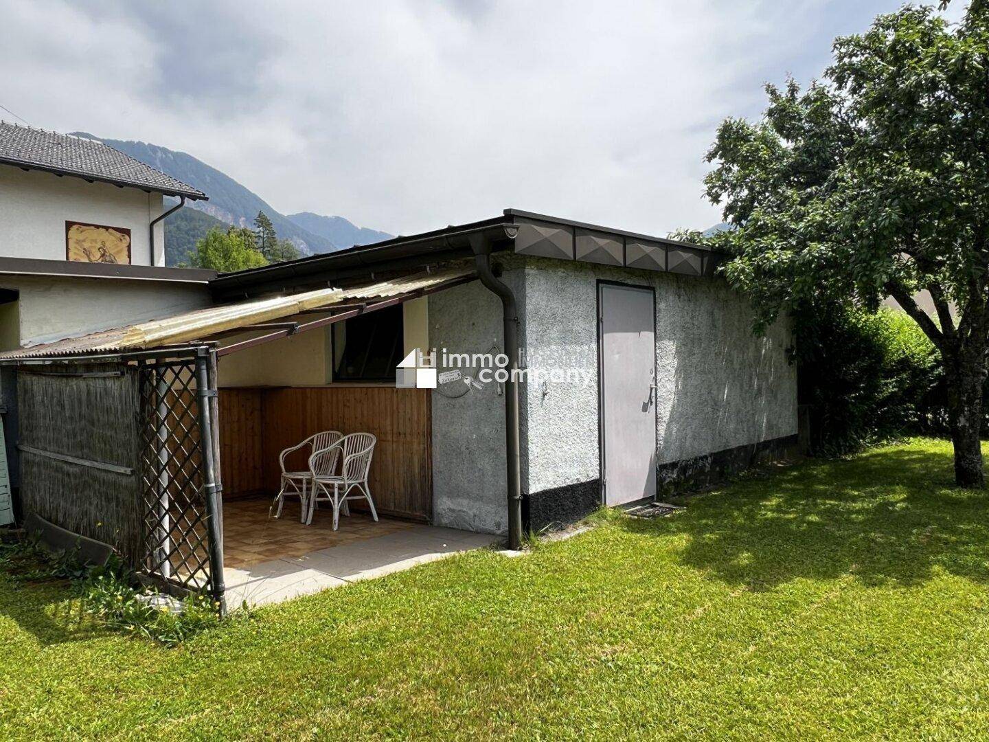 Einfamilienhaus Ferlach - Garage mit Sitzplatz