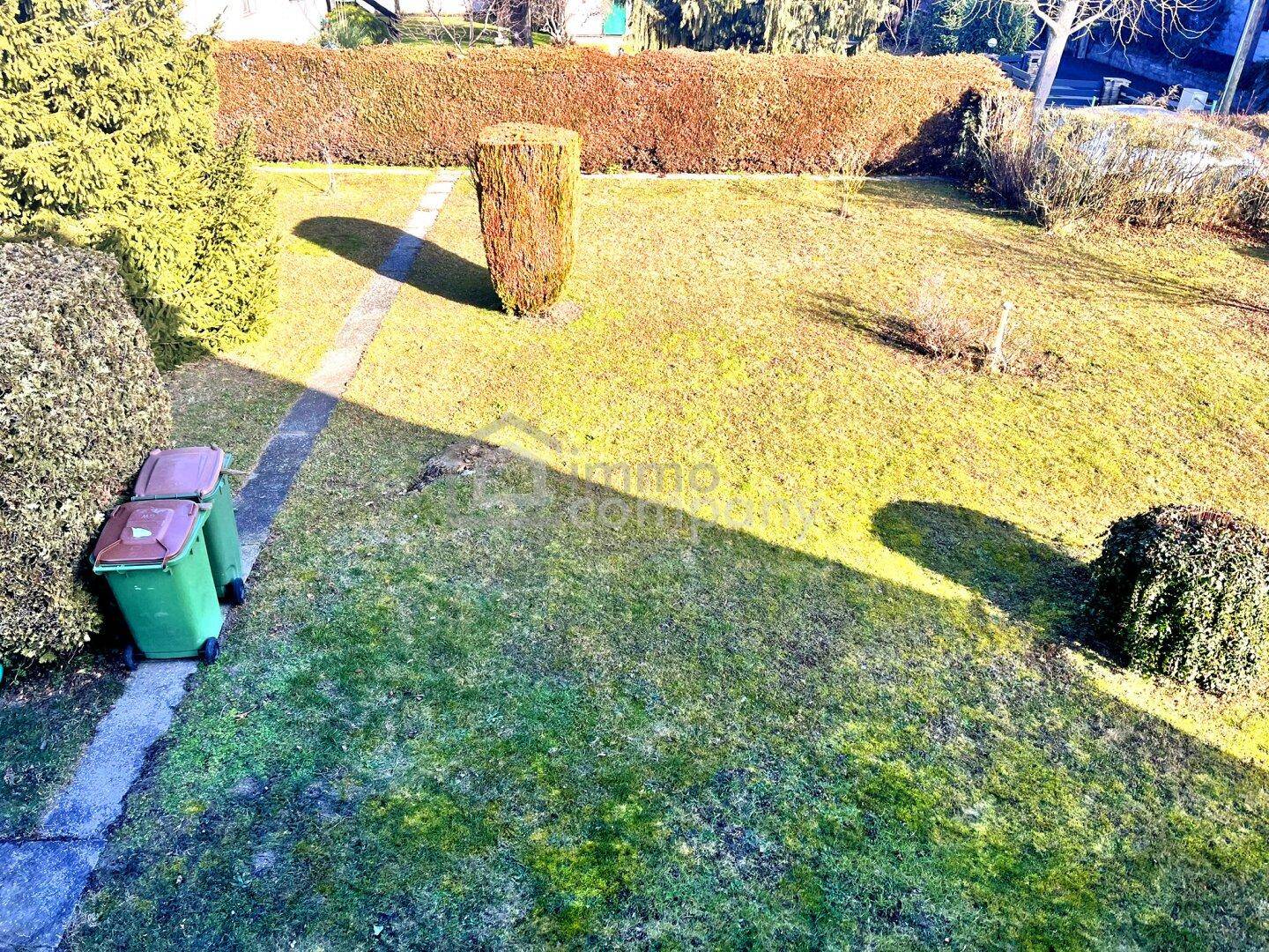 Gartenblick vom Dachgeschoß Einfamilienhaus auf Baurechtsgrund Wien