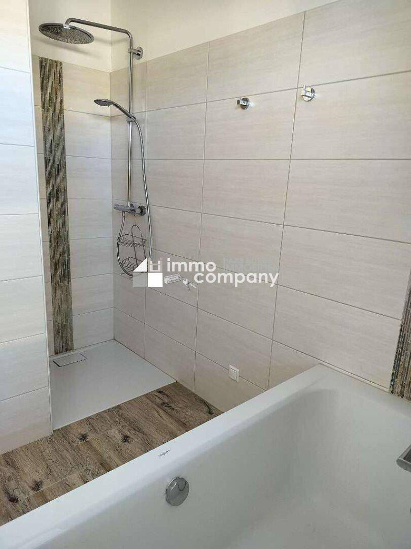 Badezimmer Dusche/Badewanne &WC