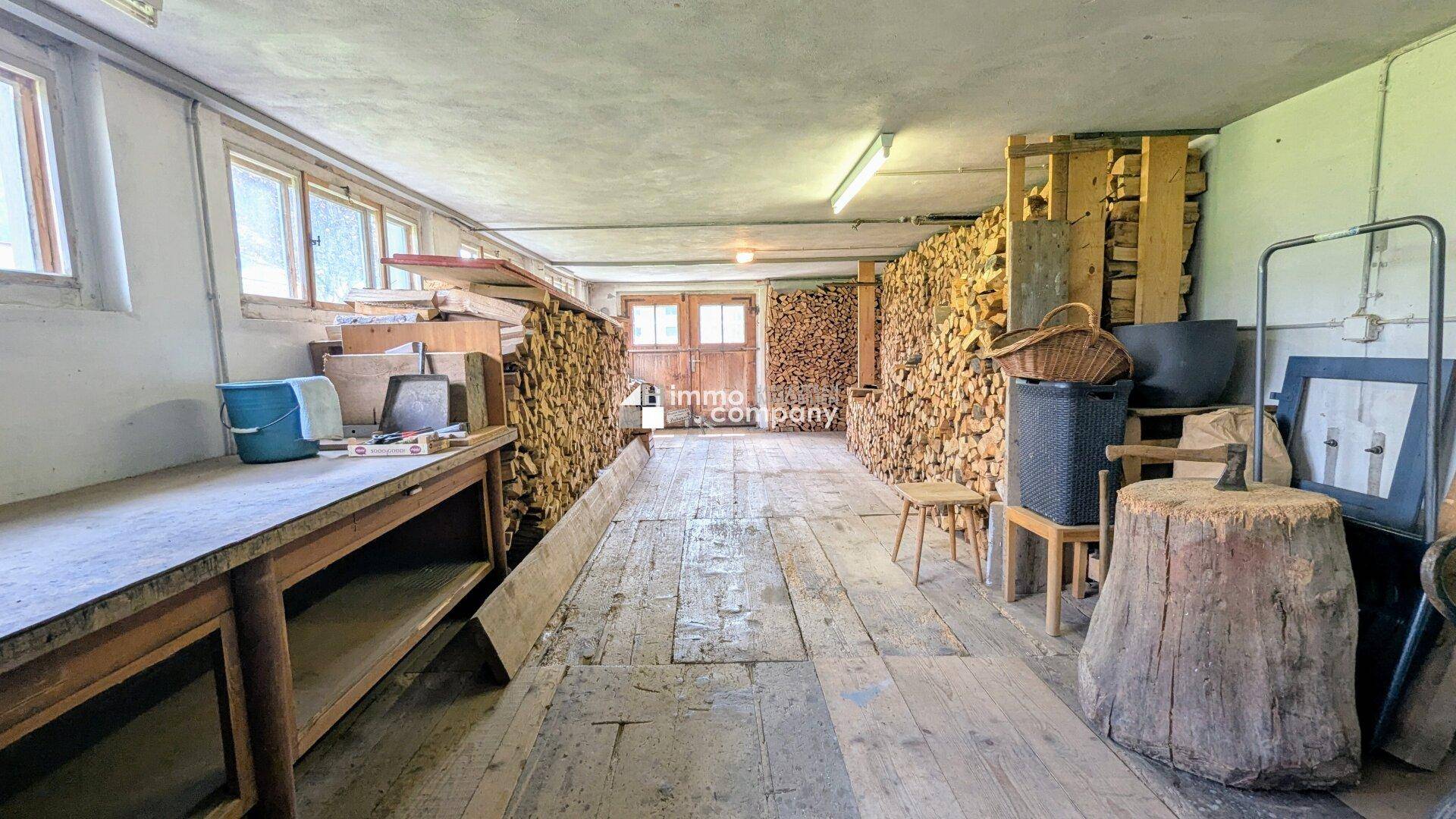 Lagerraum / Holzscheitel