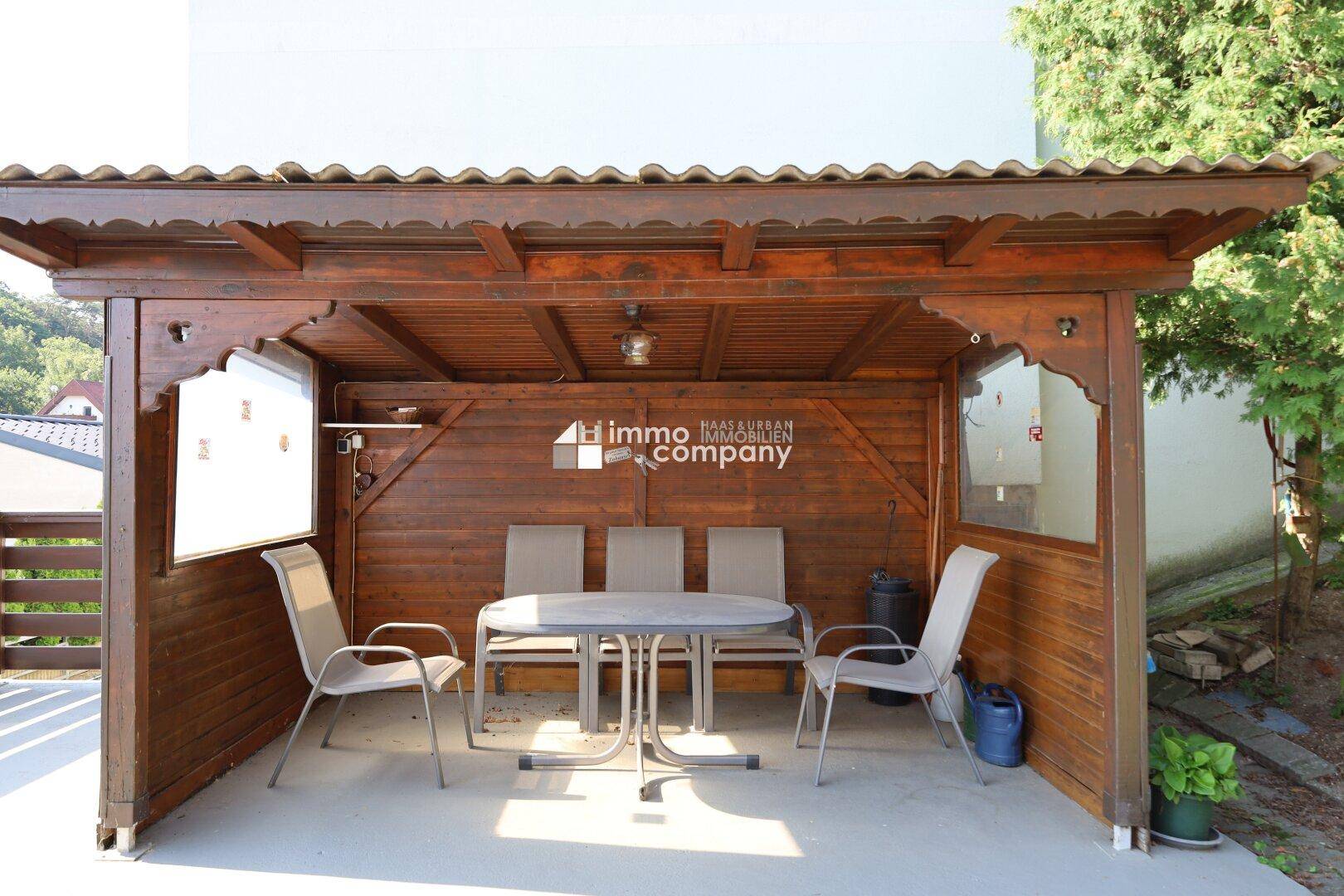 Terrasse mit Pergola