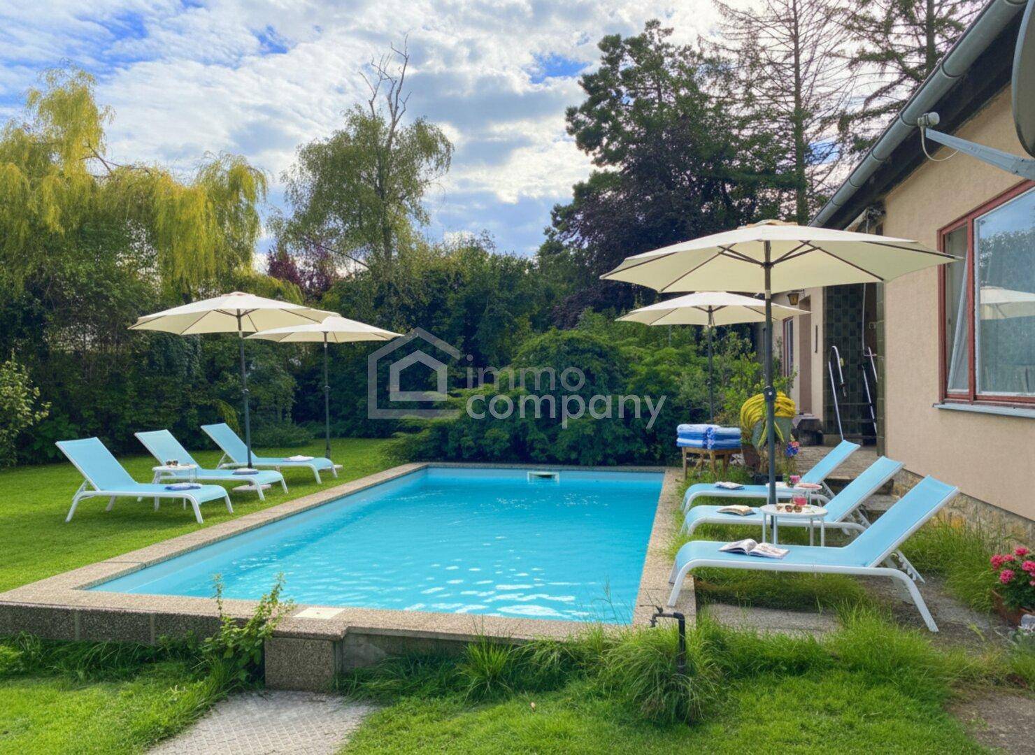 Gestaltungsbeispiel Swimmingpool