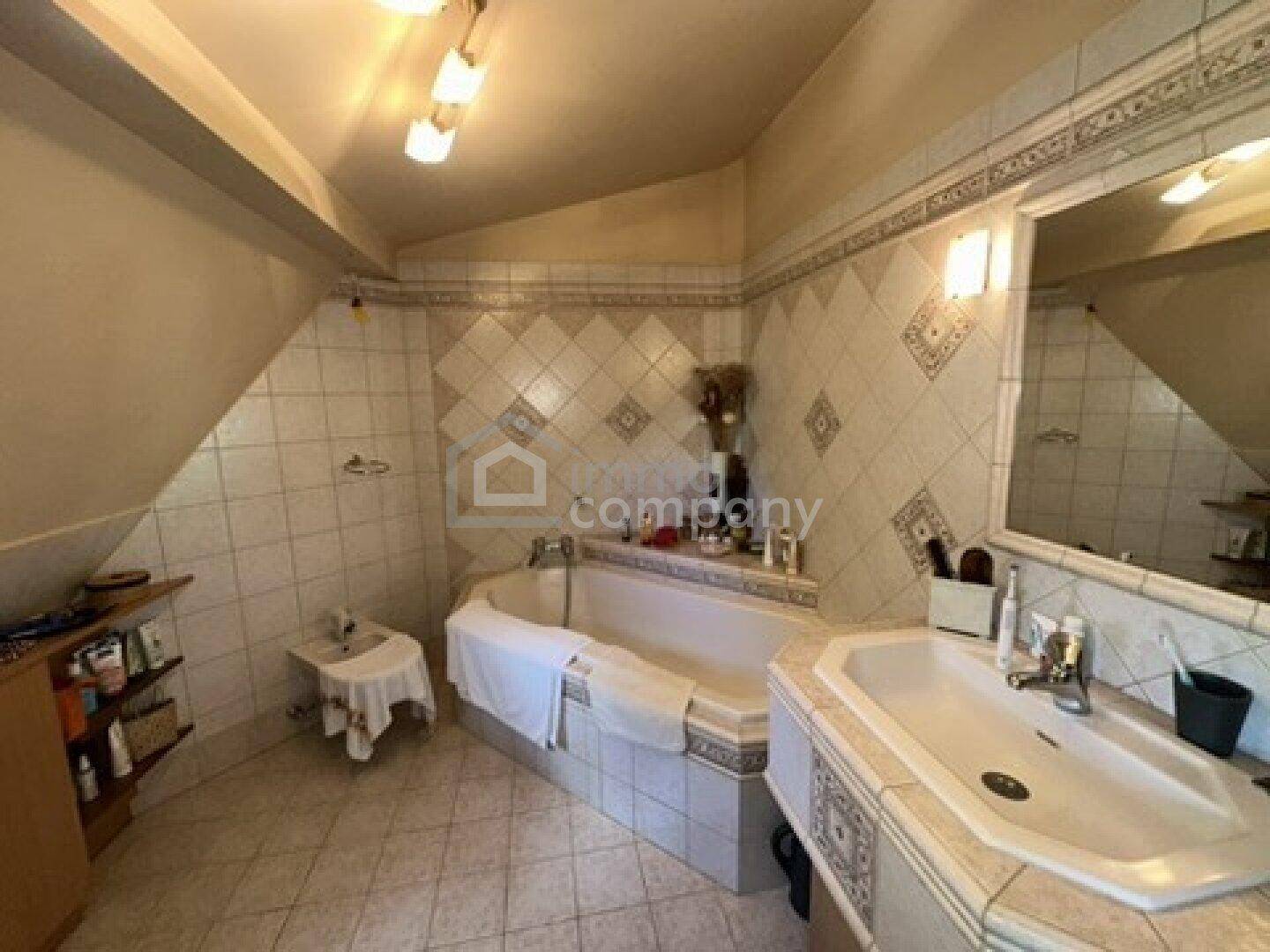 Haus in Schrebergartensiedlung, ständig Bewohnbar, Balkon, Terrasse, Pool, Gartenhütte und mehr. - Więcej