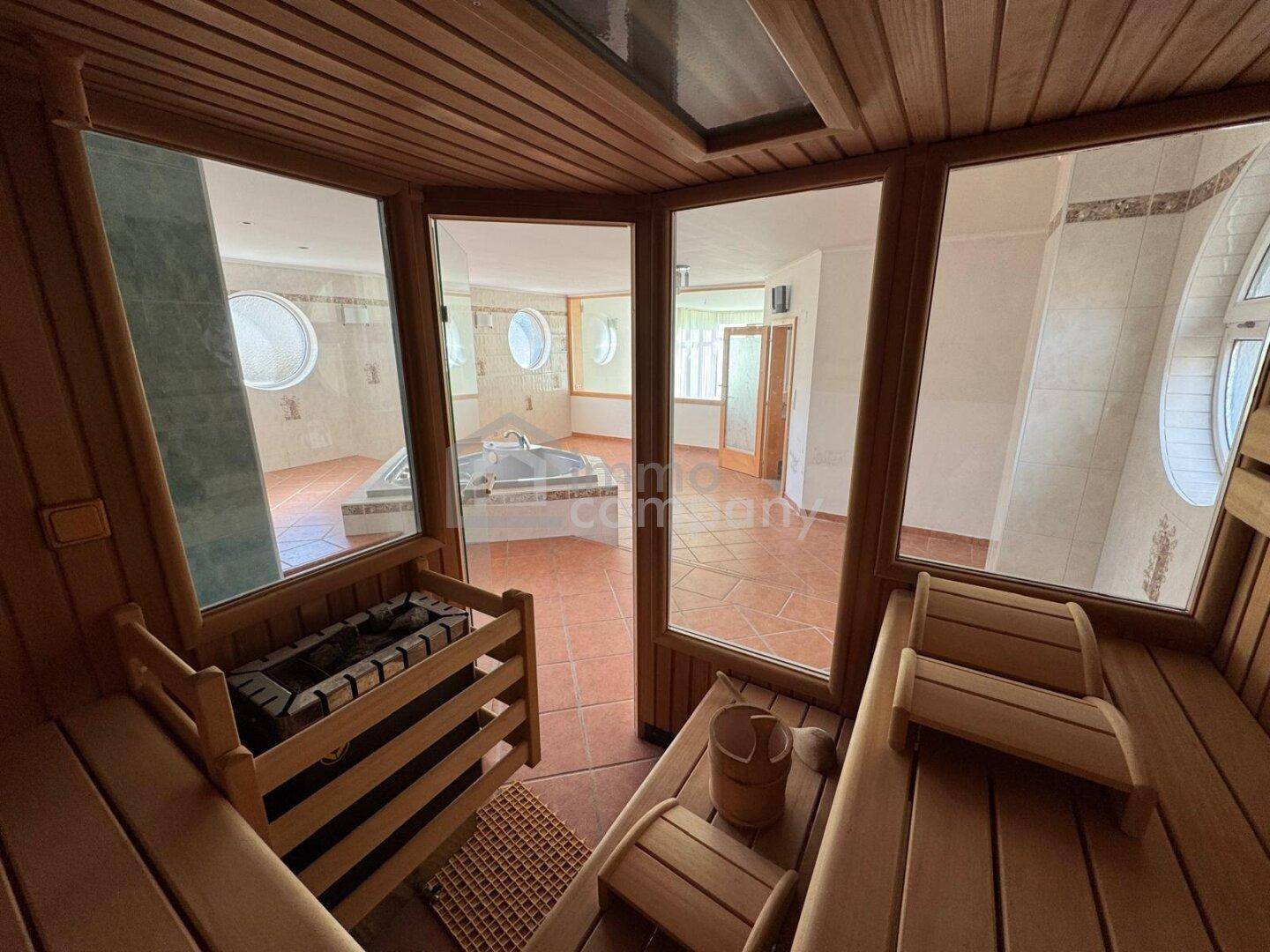 Großzügige Wohnhaus in Zeltweg – 299 m² Wohnfläche, eigener Wellnessbereich, Pool &amp; vielfältige Nutzungsmöglichkeiten – pohled 3