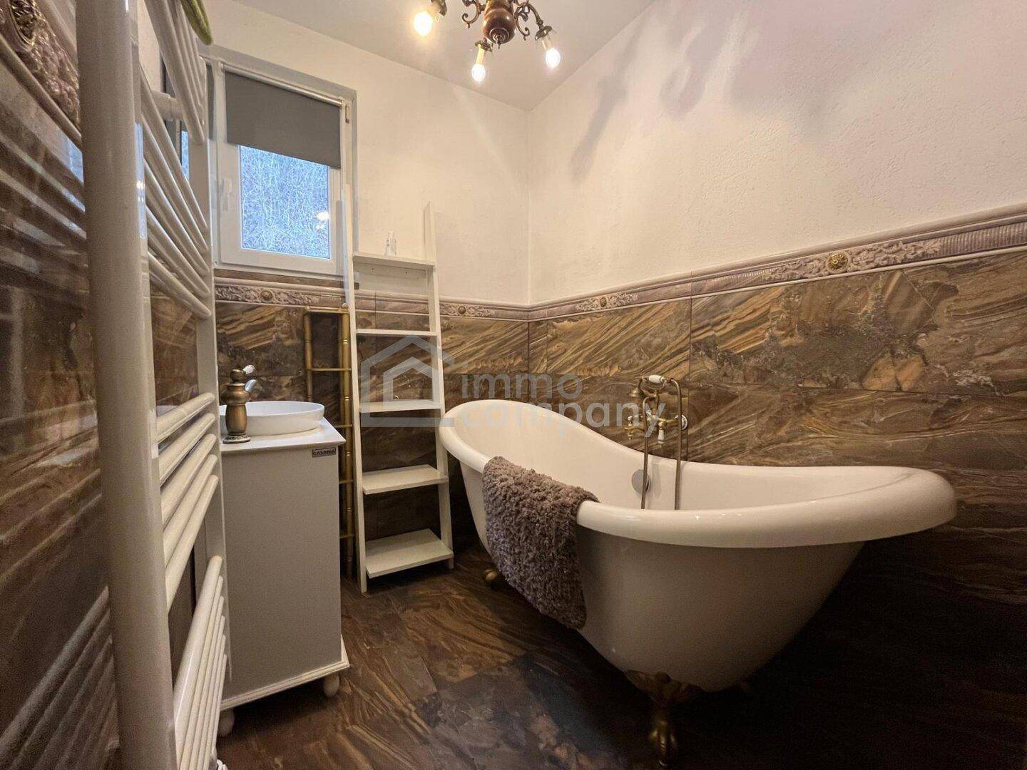 DEN SOMMER SCHON IM NEUEN HAUS mit Pool, Platz und viel Garten! - Ansicht 4