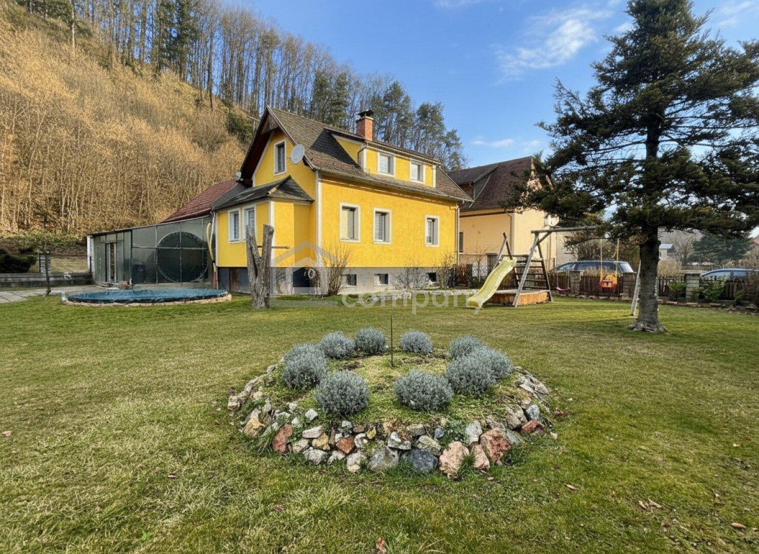 DEN SOMMER SCHON IM NEUEN HAUS mit Pool, Platz und viel Garten! - Ansicht 2