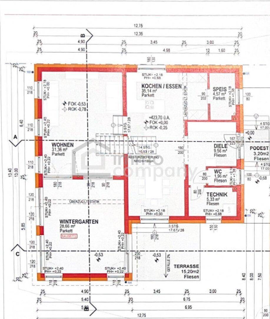 Grundriss des Erdgeschosses mit offenem Wohnbereich, Küche und Wintergarten.