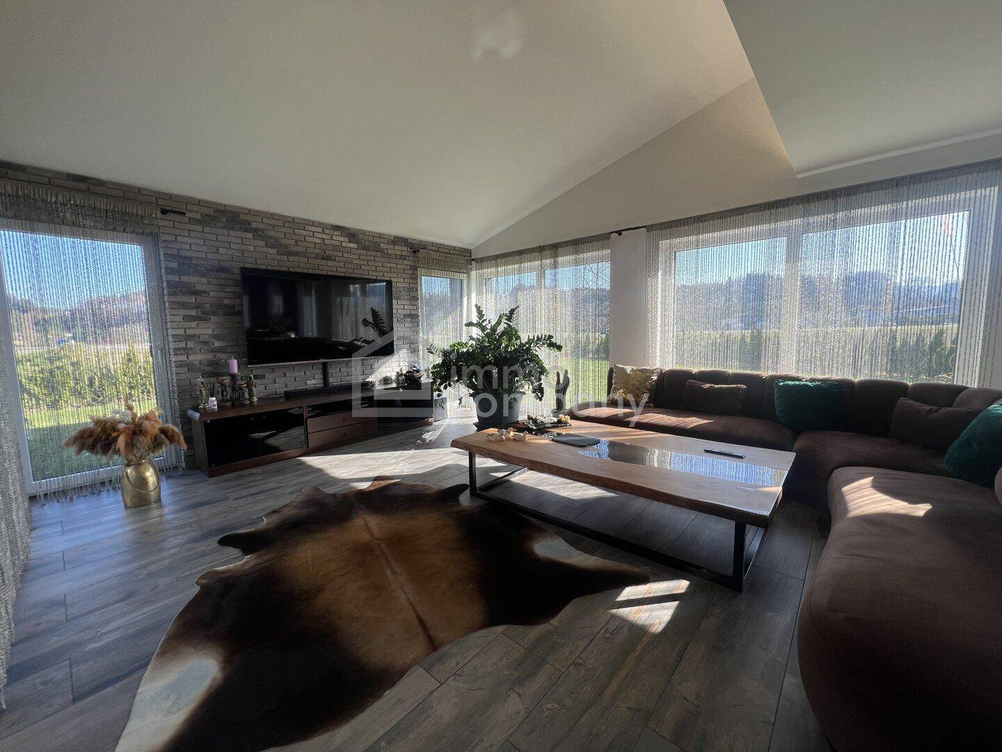 Exklusives Haus + eine Wohnung - Ansicht 2