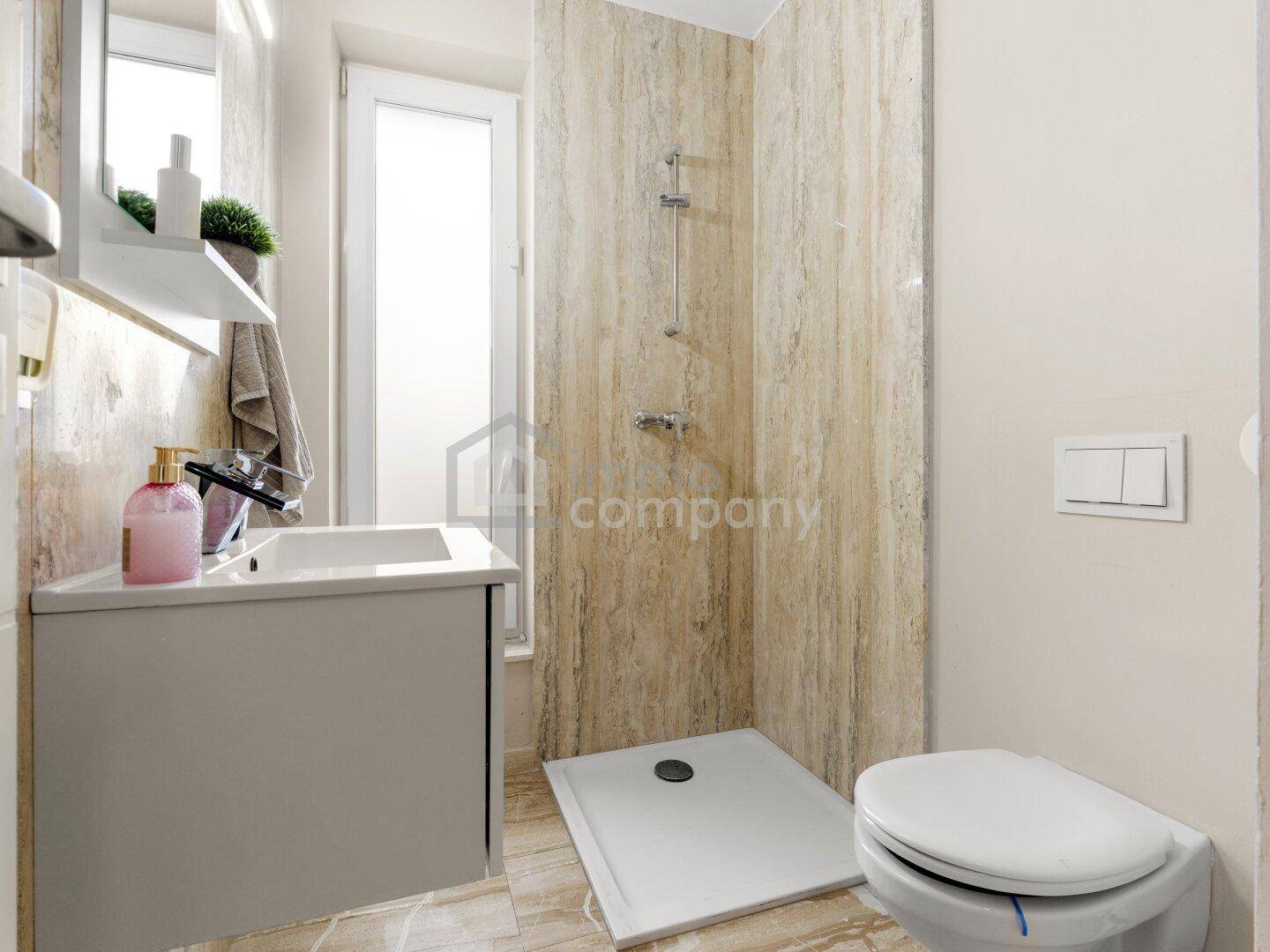 Dusche und WC_EG