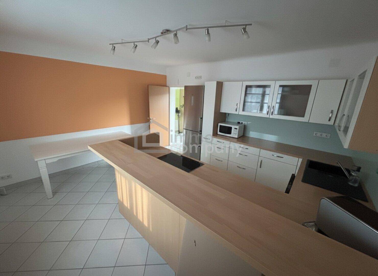 Wohnkomfort! Saniertes &amp; Modernisiertes Einfamilienhaus auf Doppelgrundstück in Lassee, mit Garten, Carport &amp; Salzwasserpool! - Ansicht 3