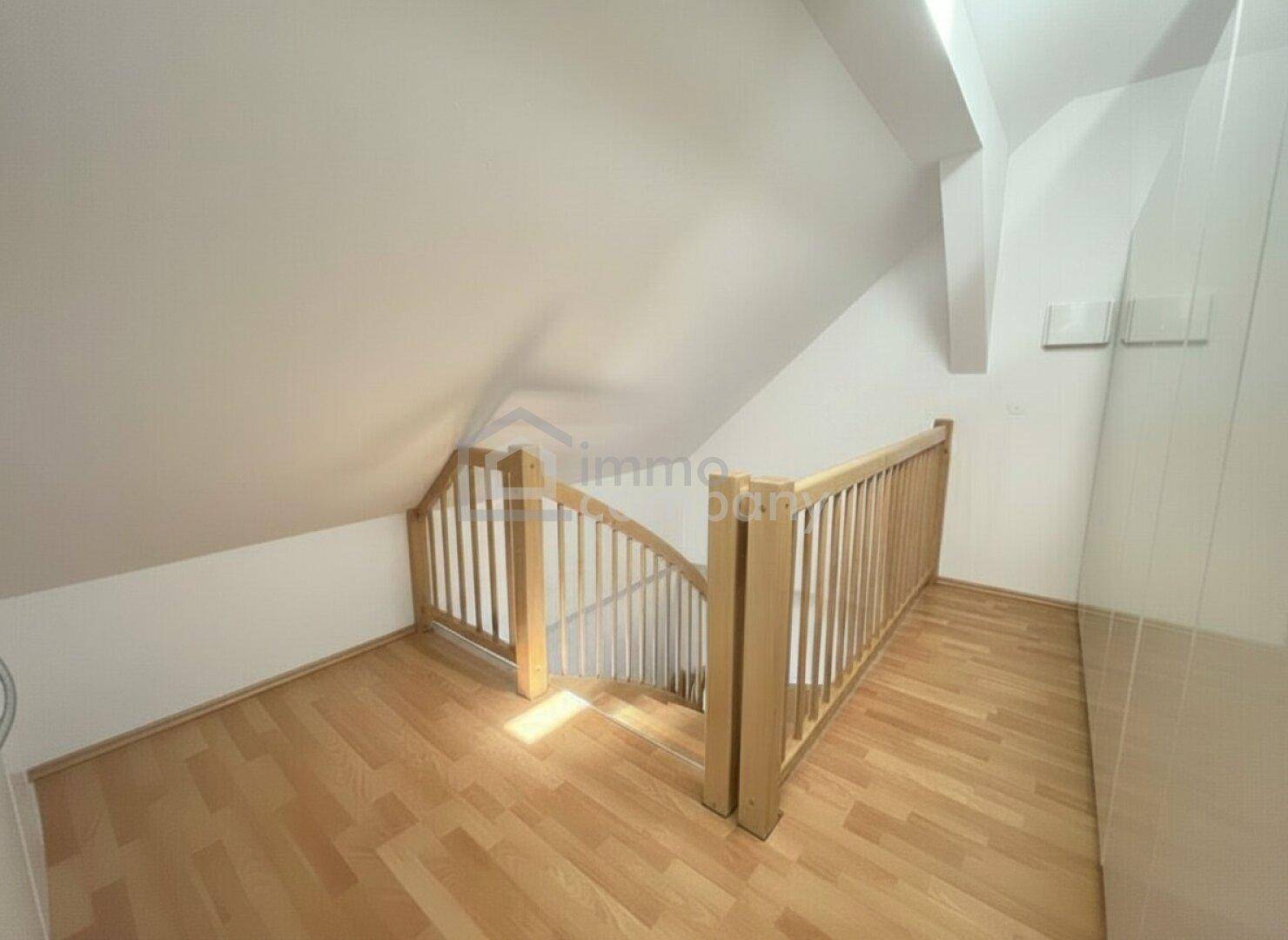 Wohnkomfort! Saniertes &amp; Modernisiertes Einfamilienhaus auf Doppelgrundstück in Lassee, mit Garten, Carport &amp; Salzwasserpool! - Ansicht 6