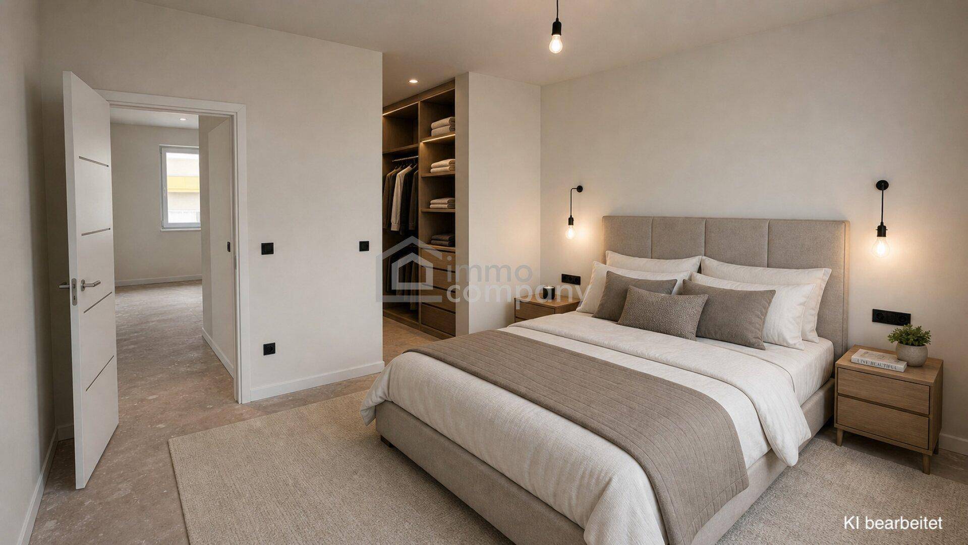 Gemütliches Schlafzimmer mit Doppelbett, integriertem Kleiderschrank und Teppichboden.