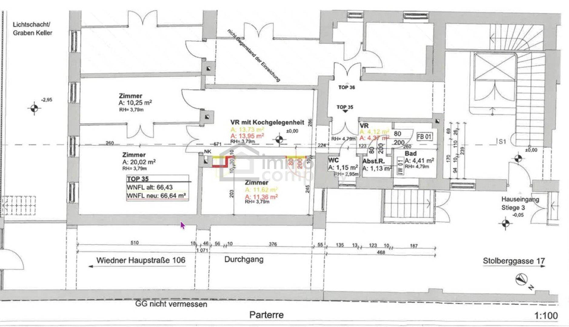 Grundriss des Erdgeschosses zeigt eine Wohnung mit mehreren Zimmern, Bad, separatem WC und Kochgelegenheit.