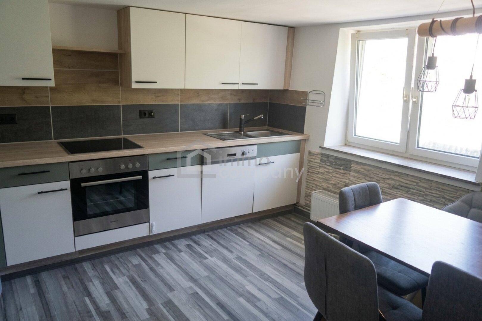 Casă, 76 m², teren 240 m²