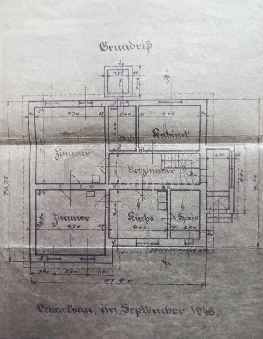 Historischer Grundriss des Erdgeschosses mit Raumaufteilung und Maßen.