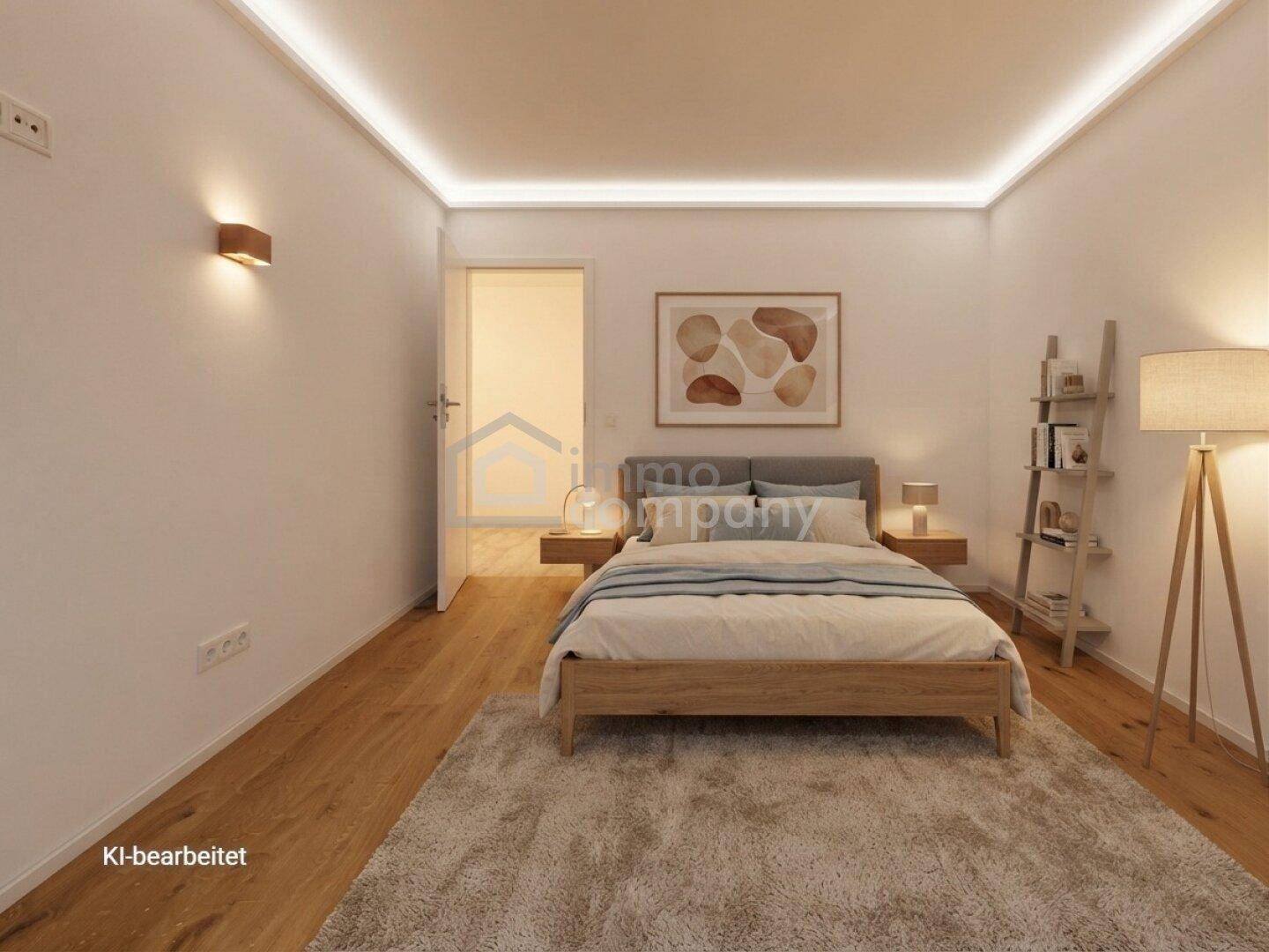 Gemütliches Schlafzimmer mit Holzboden, indirekter Beleuchtung und modernem Bett.