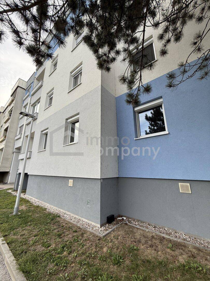 Geräumige Wohnung mit Tiefgaragenstellplatz &amp; Balkon