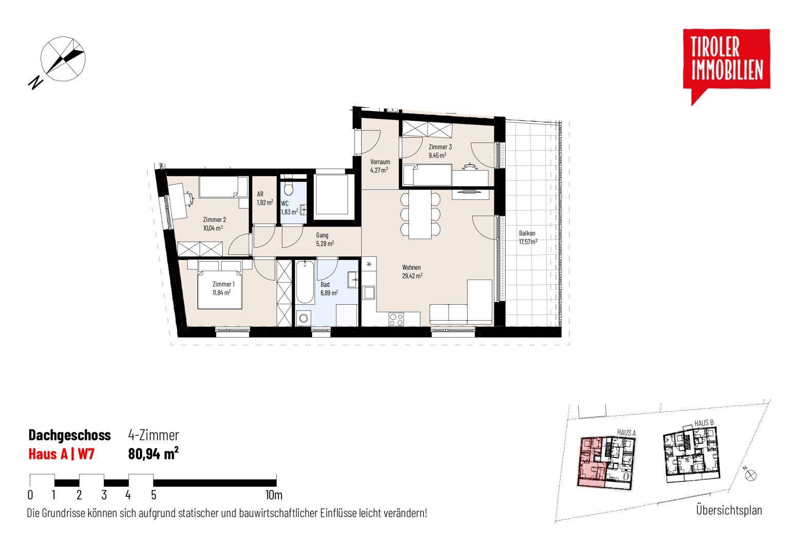 Grundriss der 4-Zimmer-Wohnung W7 mit offenem Wohnbereich, drei Schlafzimmern und Balkon.