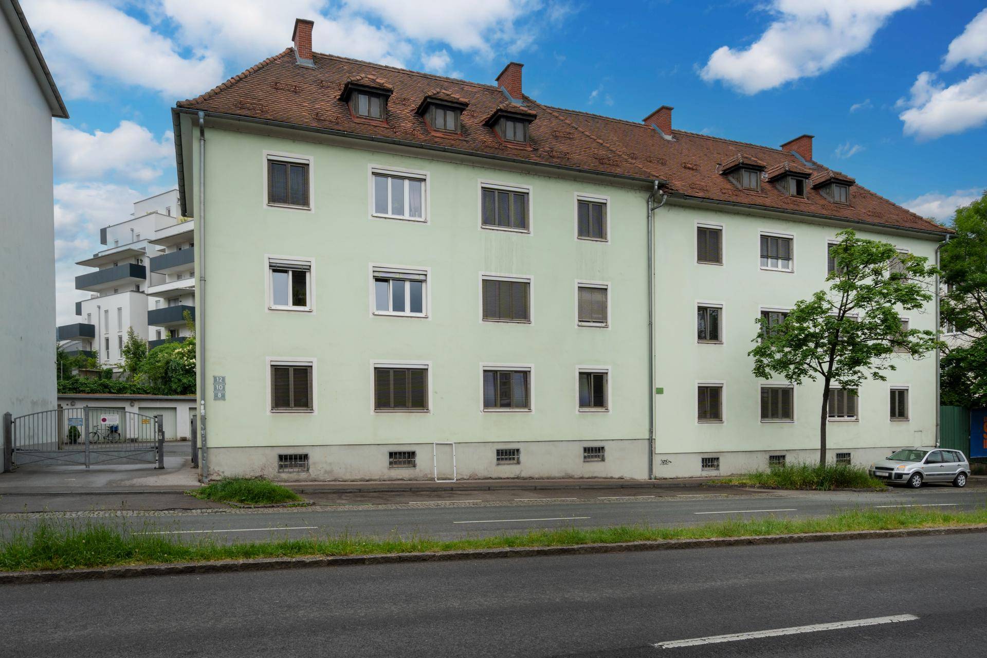 Bahnhofgu¨rtel 8-10 - 1